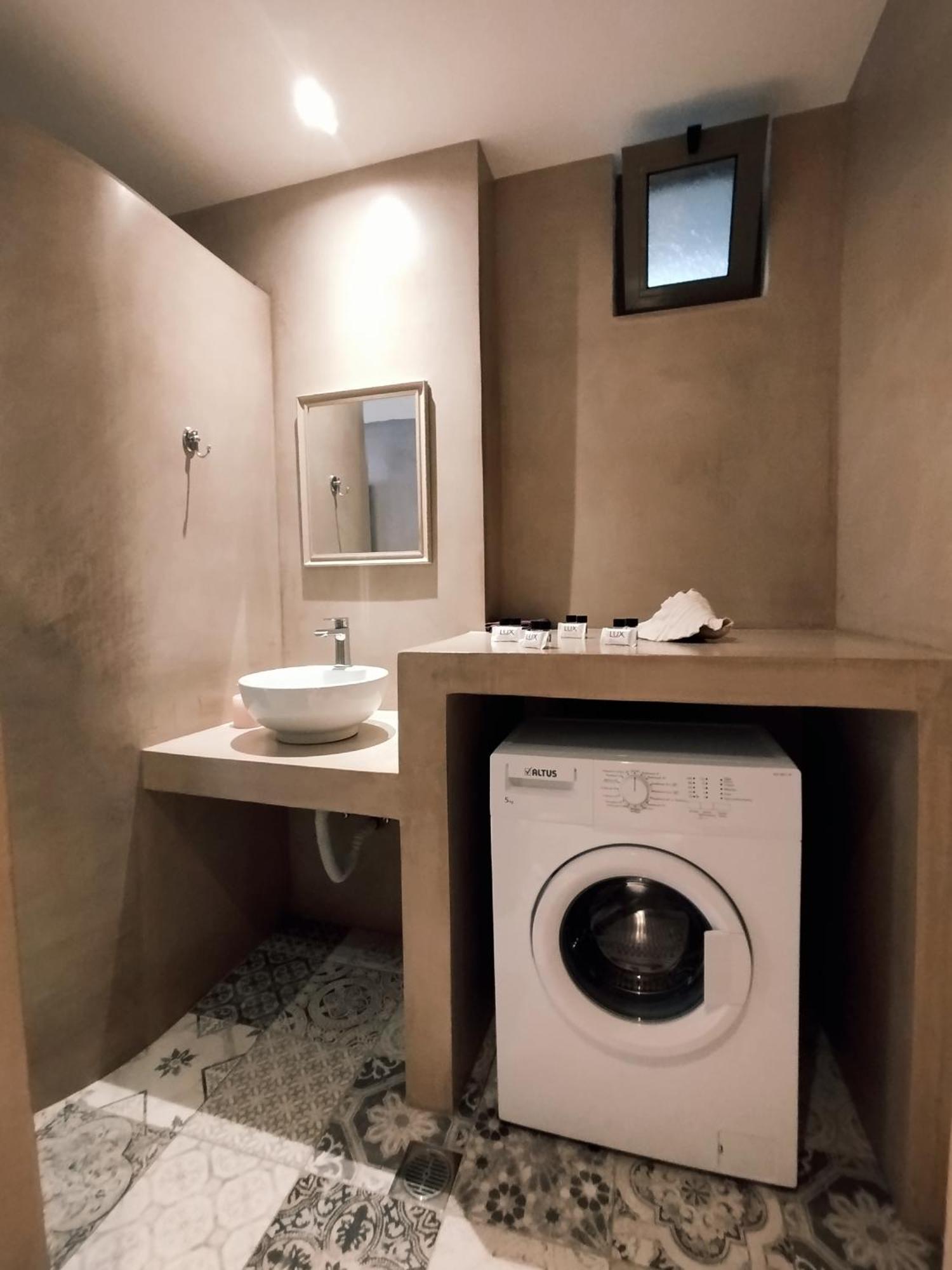 Alexena Apartments アギア・ガリニ エクステリア 写真