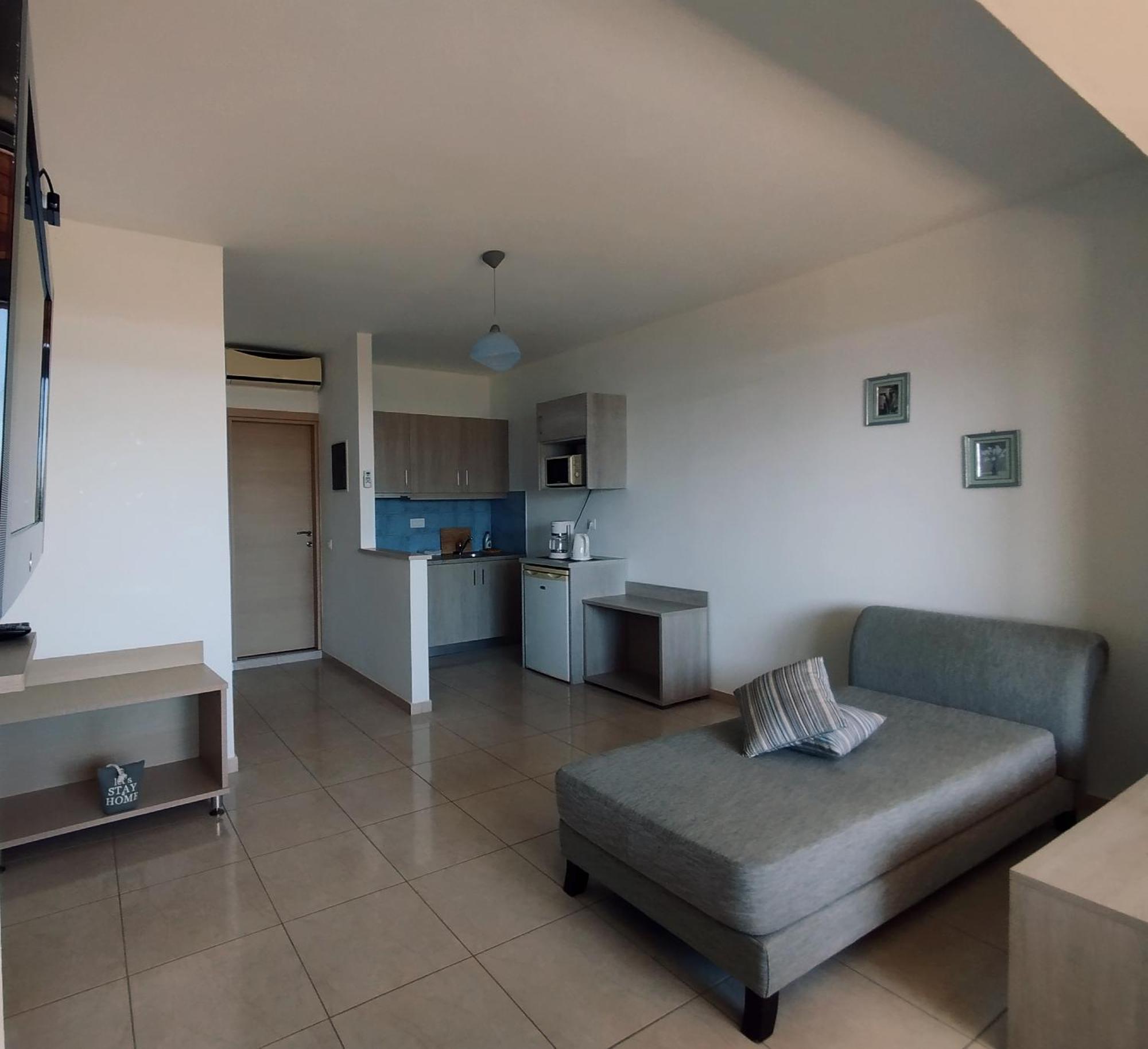 Alexena Apartments アギア・ガリニ エクステリア 写真